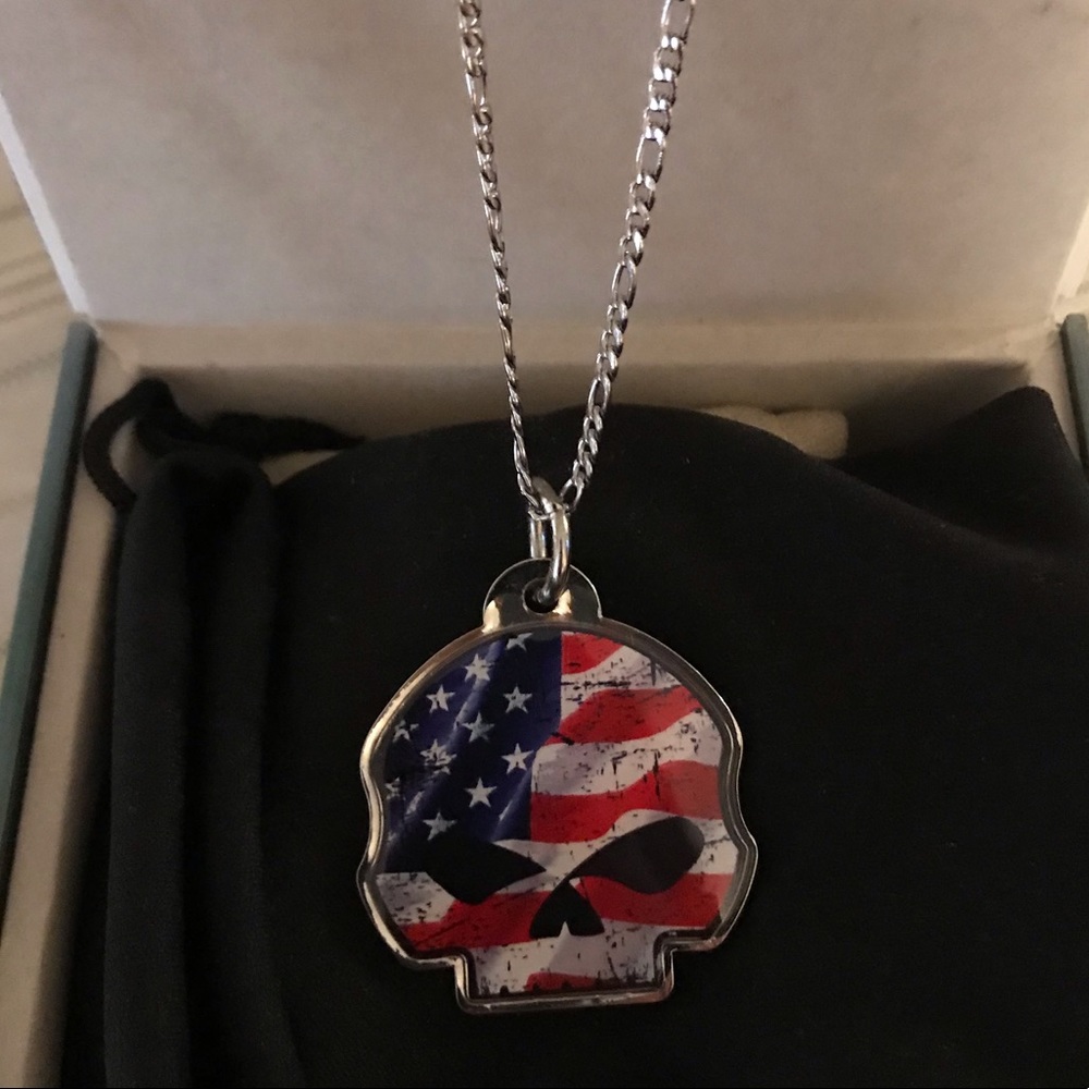 NWOT HD Willie G Skull Flag Pendant with chain